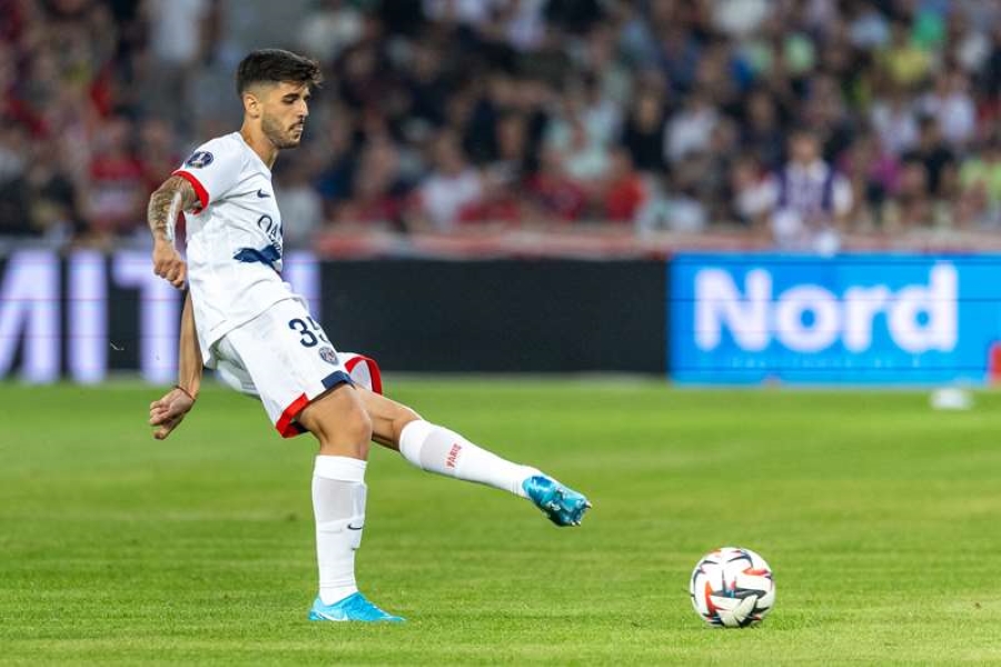 Lucas Beraldo a reçu deux cartons jaunes depuis le début de saison