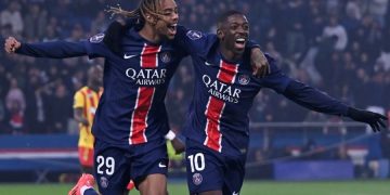 Bradley Barcola et Ousmane Dembélé (à d.)