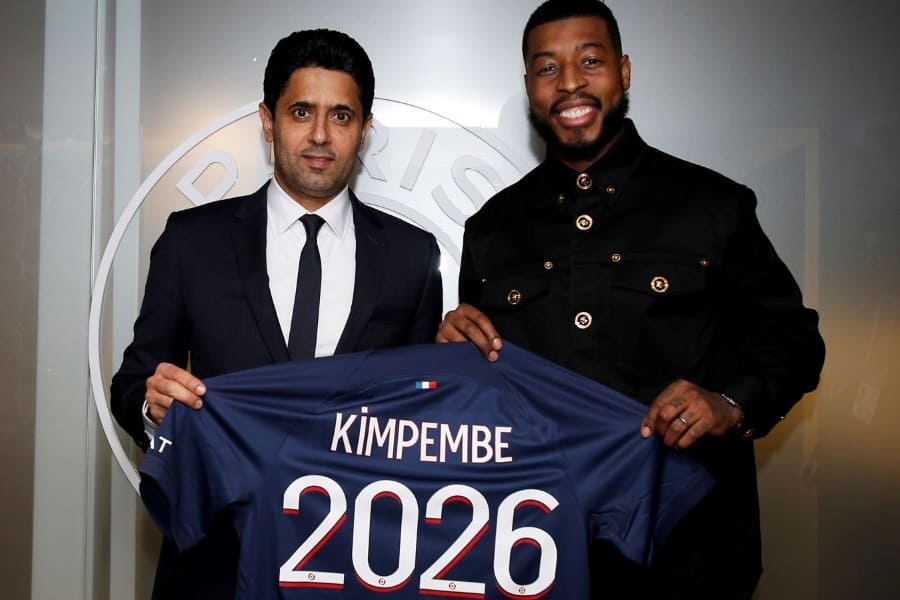 Nasser Al-Khelaïfi, président du Paris Saint-Germain, et Presnel Kimpembe (à d.)