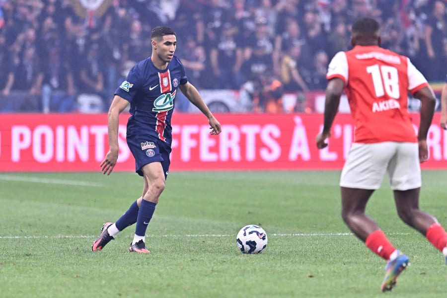Achraf Hakimi (à g.)