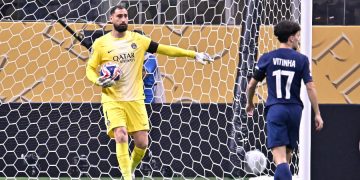 Gianluigi Donnarumma et Vitinha (17)