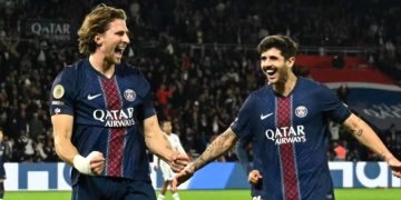 Illia Zabarnyi et Lucas Beraldo (à d.), deux buteurs face à l'AJ Auxerre