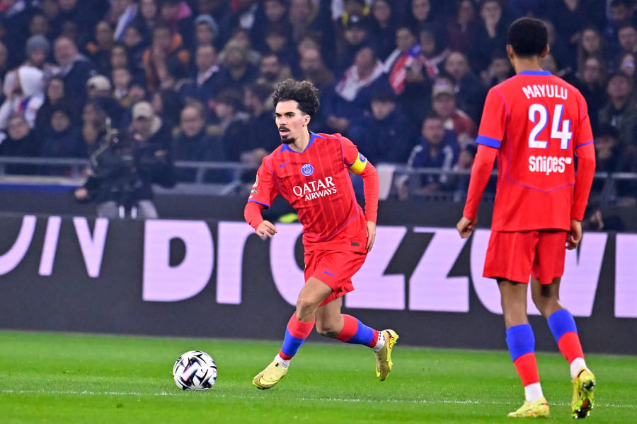 Vitinha et Senny Mayulu (24)