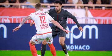 Warren Zaïre-Emery face à l'AS Monaco